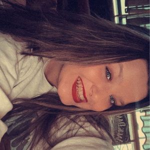 Meet your Posher, Katelynn